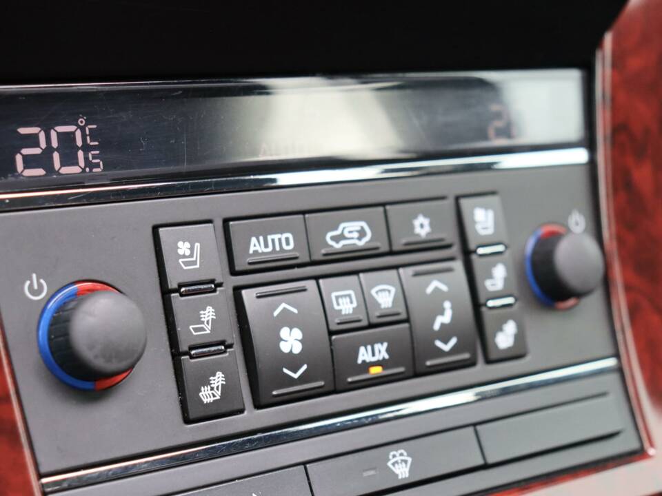 Bild 16/50 von Cadillac Escalade (2009)