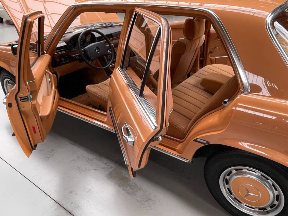 Image 23/35 of Mercedes-Benz 280 SE (1978)