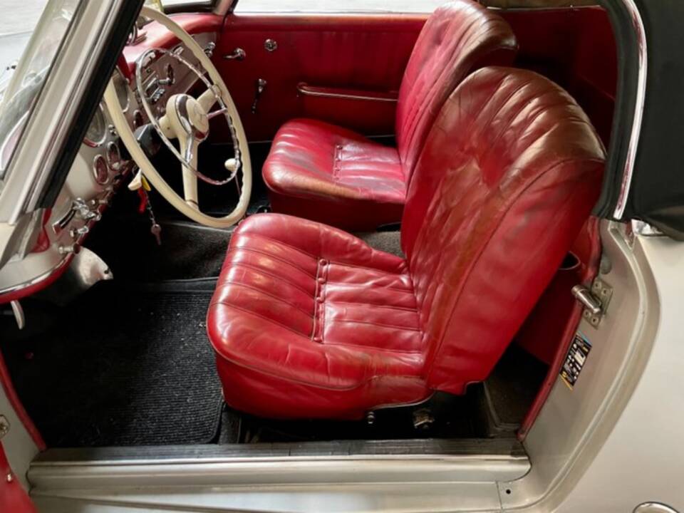 Imagen 29/92 de Mercedes-Benz 190 SL (1960)