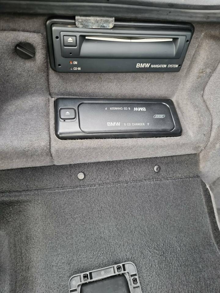 Image 7/58 of BMW 750i (1997)