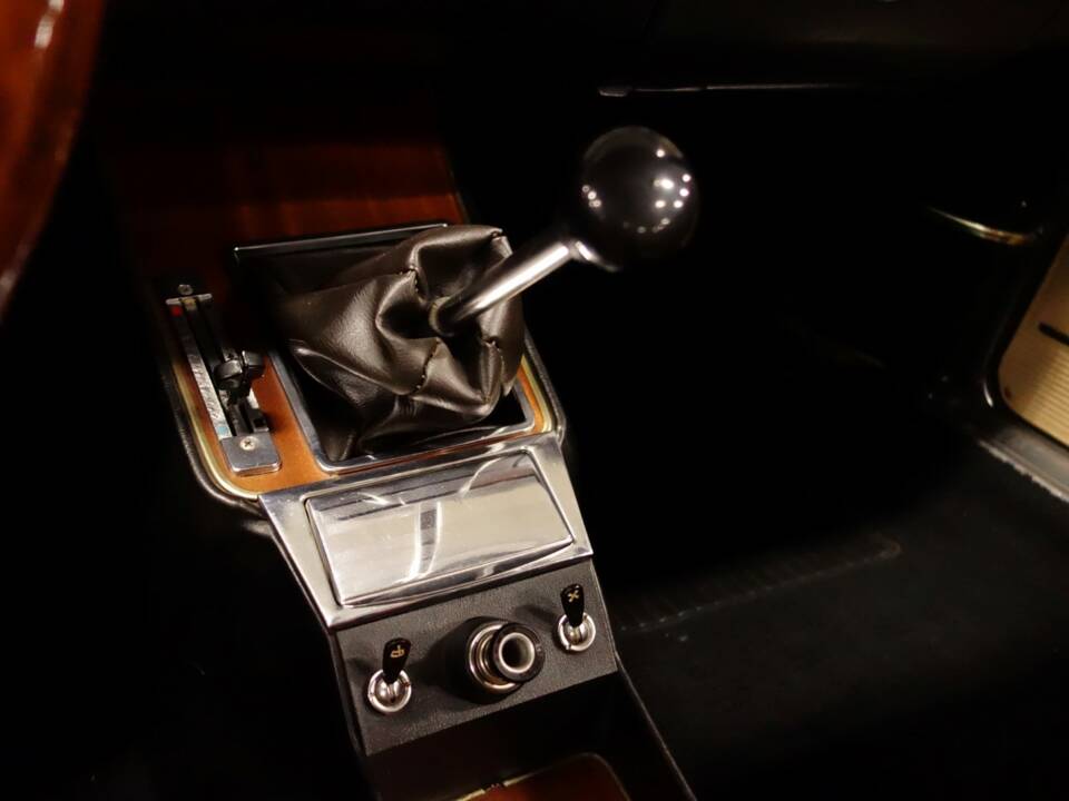 Bild 11/60 von Alfa Romeo Giulia GT 1300 Junior (1975)