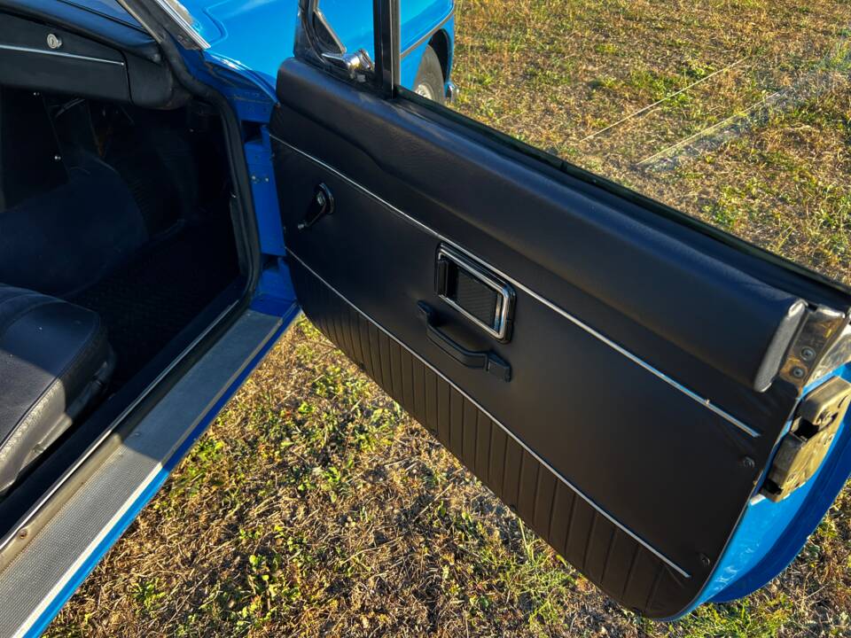 Image 37/50 of MG MGB GT (1972)