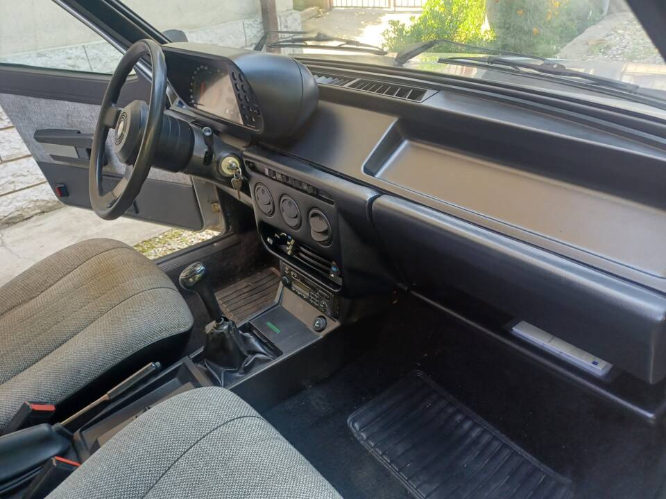 Immagine 36/81 di Alfa Romeo Giulietta 1.6 (1984)