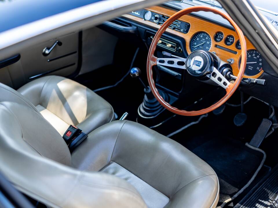 Immagine 4/50 di Lancia Fulvia Sport 1.3 S (Zagato) (1973)