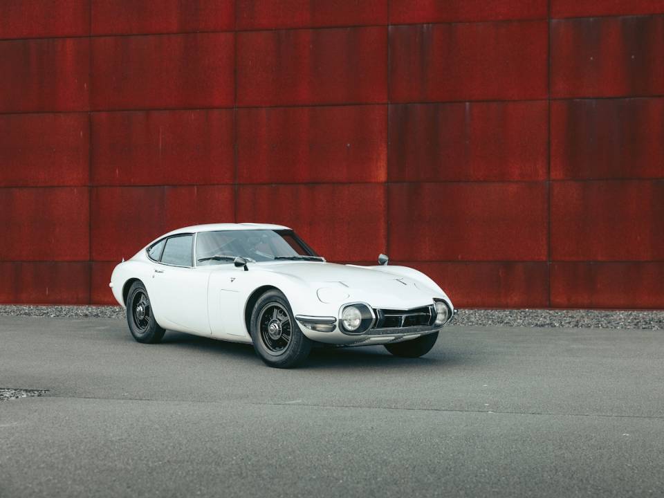 Image 22/36 of Toyota 2000 GT (1967)