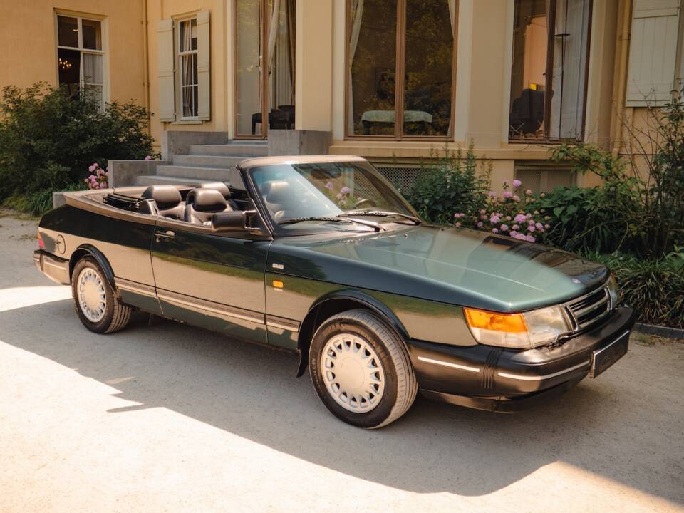 Bild 30/45 von Saab 900 S (1992)