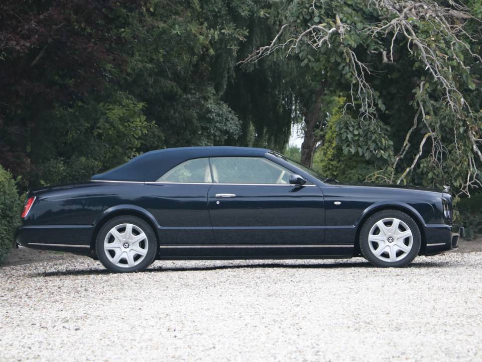 Image 13/31 of Bentley Azure (2007)