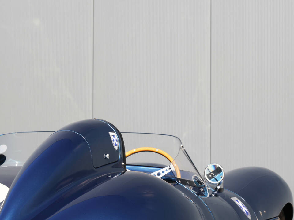 Image 44/60 of Jaguar D-Type (1967)