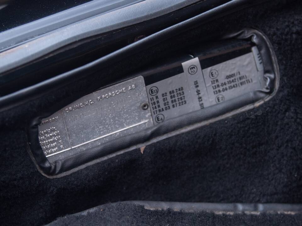 Bild 39/50 von Porsche 911 Carrera 3.2 (1988)