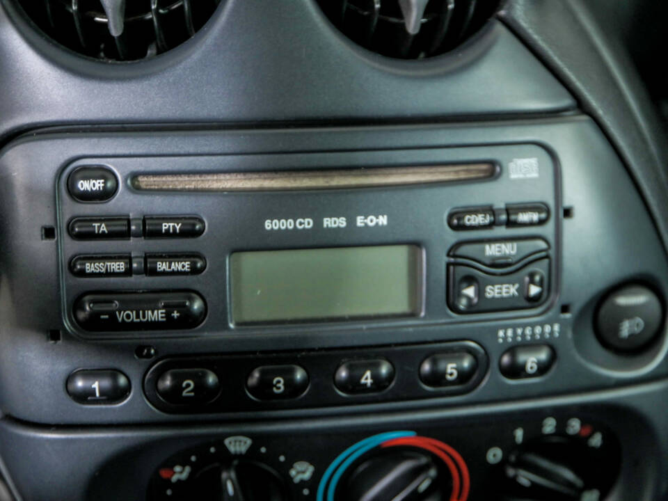Image 20/39 of Ford Streetka (2003)