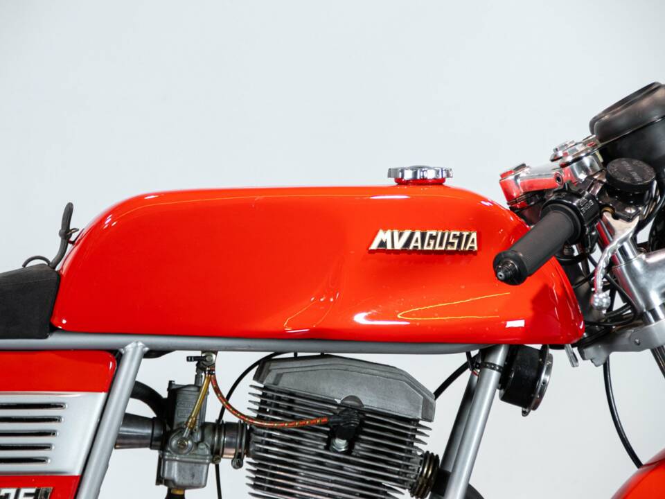 Image 16/50 of MV Agusta DUMMY (1980)