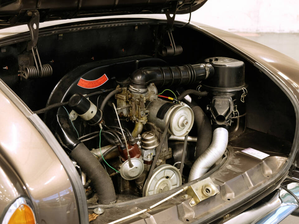 Image 18/23 of Volkswagen Karmann Ghia 1500 (1969)