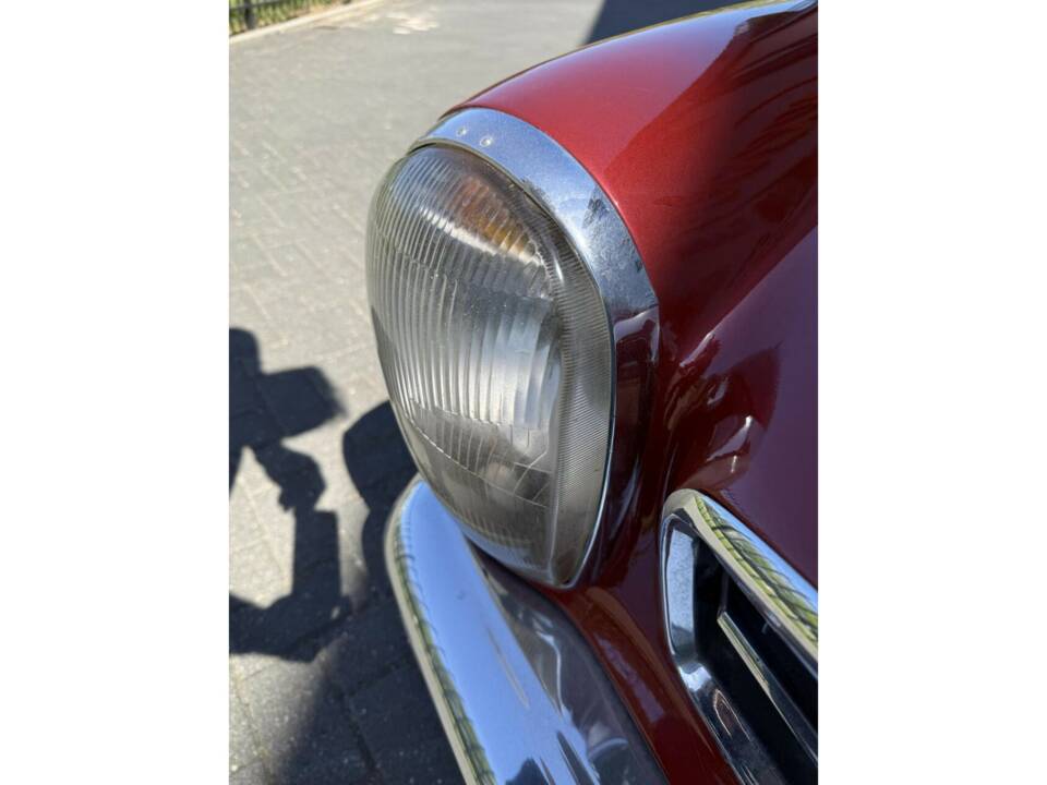 Image 30/50 of Mercedes-Benz 230 SL (1966)