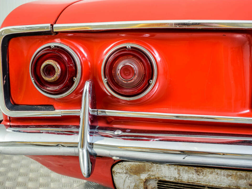 Image 37/50 of Chevrolet Corvair Monza Convertible (1966)
