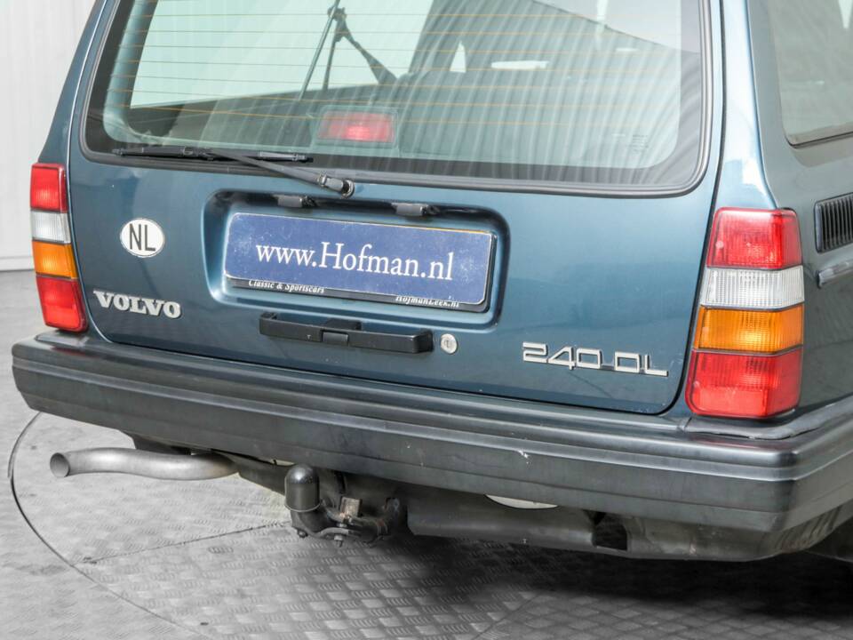 Immagine 28/50 di Volvo 240 GL (1990)