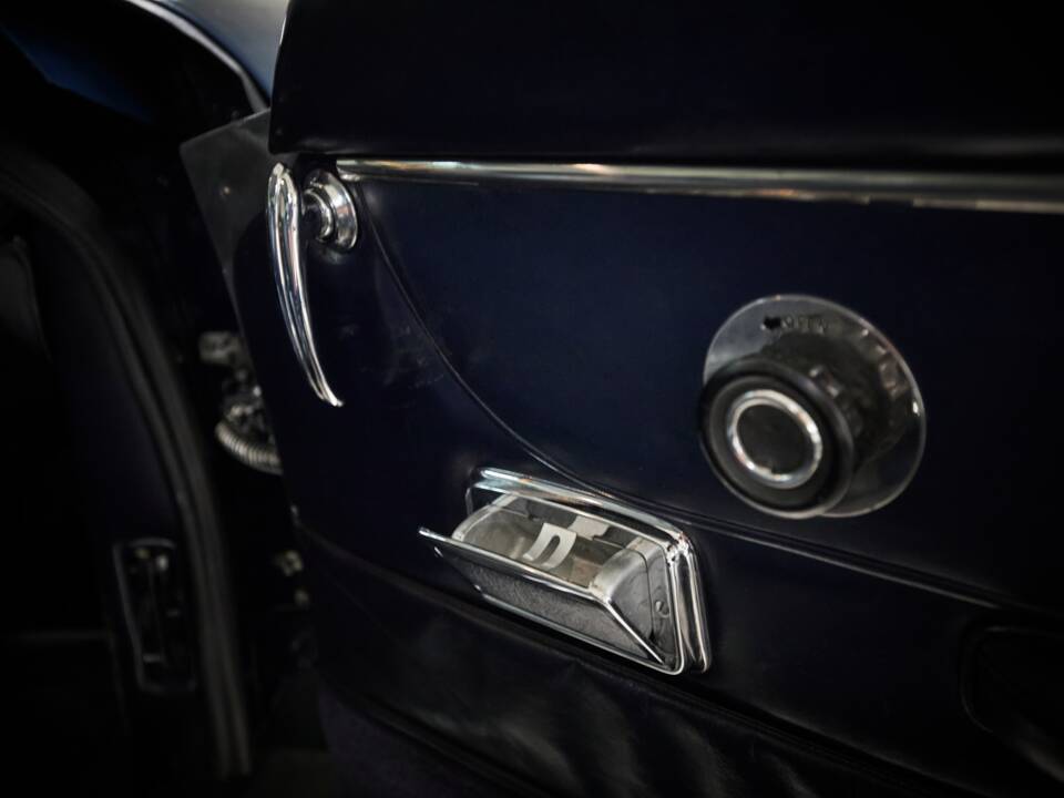 Afbeelding 47/60 van Aston Martin DB 6 (1968)