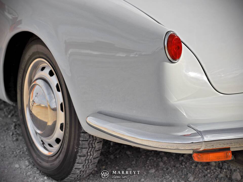 Image 38/70 of Lancia Aurelia B24 Convertible (1957)
