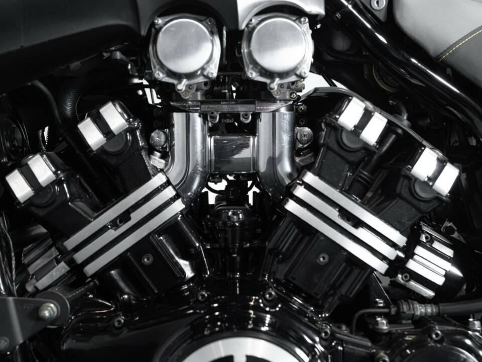 Bild 17/27 von Yamaha DUMMY (1999)