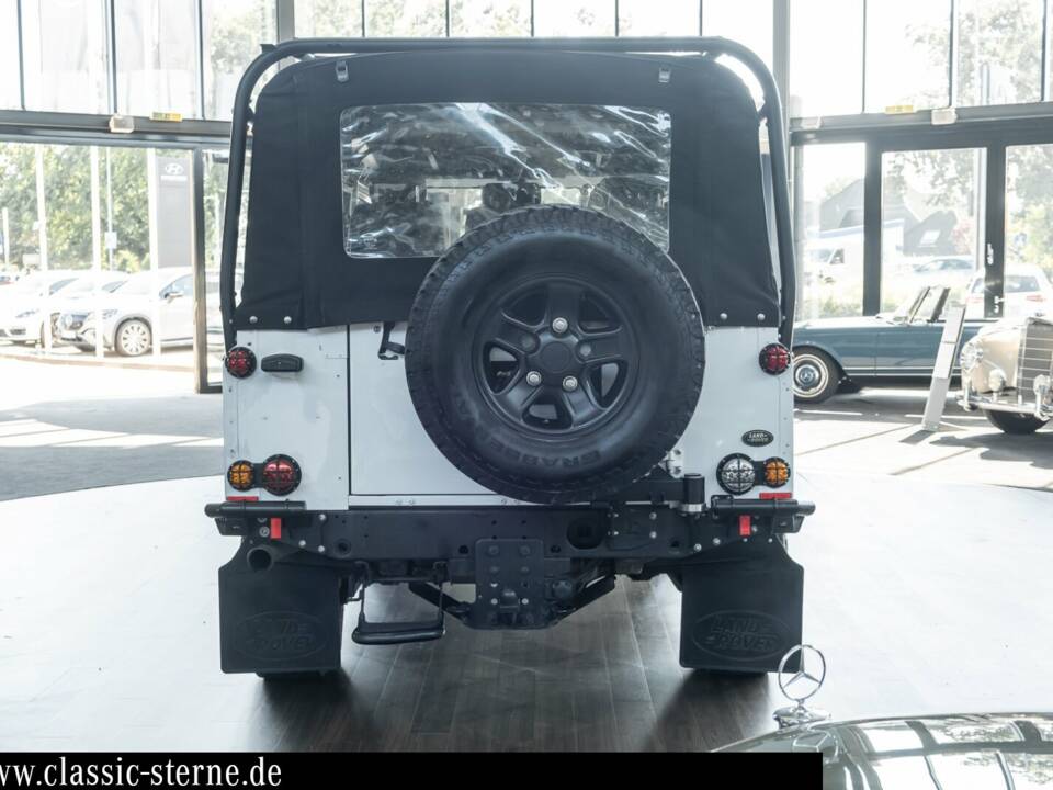 Image 4/15 de Land Rover Defender 110 (2004)