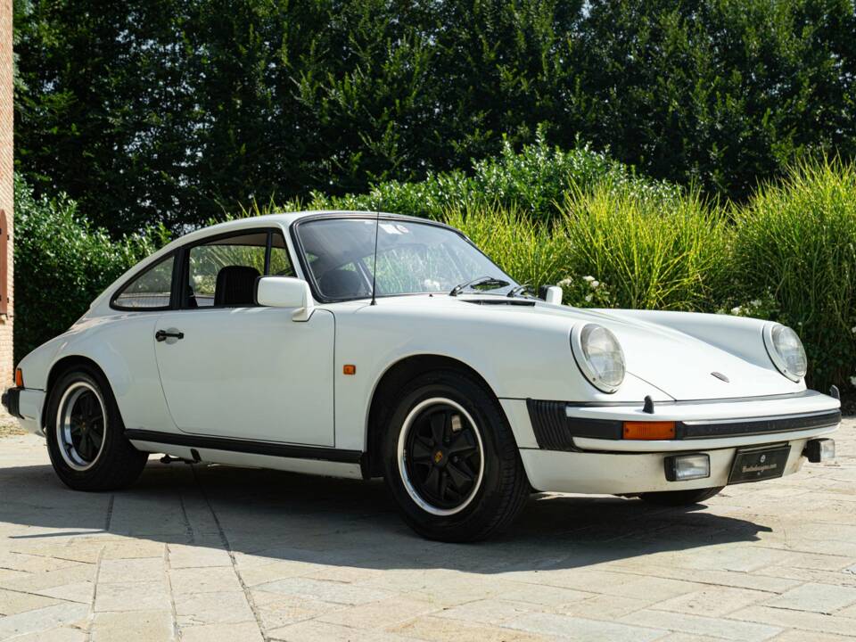Image 2/50 de Porsche 911 SC 3.0 (1979)