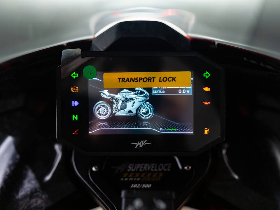 Bild 30/38 von MV Agusta DUMMY (2011)