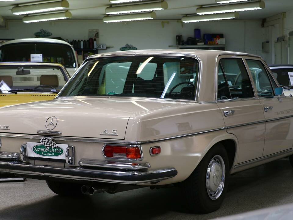 Immagine 7/27 di Mercedes-Benz 280 SE 4,5 (1971)
