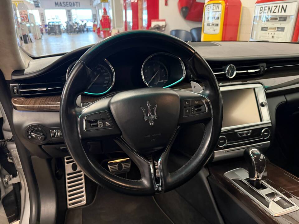 Image 8/18 of Maserati Quattroporte GTS (2014)