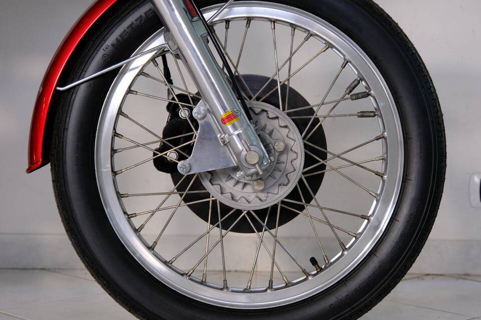 Immagine 2/96 di Ducati 750 GT (1974)