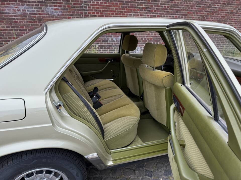 Image 12/34 of Mercedes-Benz 380 SE (1980)