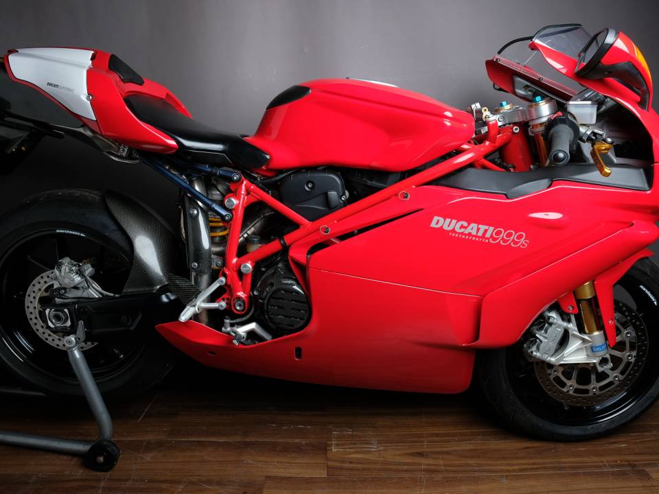Immagine 11/11 di Ducati DUMMY (2005)