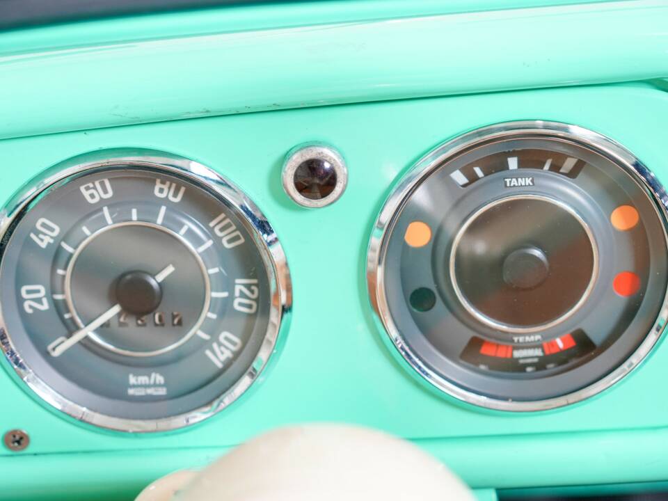 Image 28/42 de Amphicar 770 (1964)