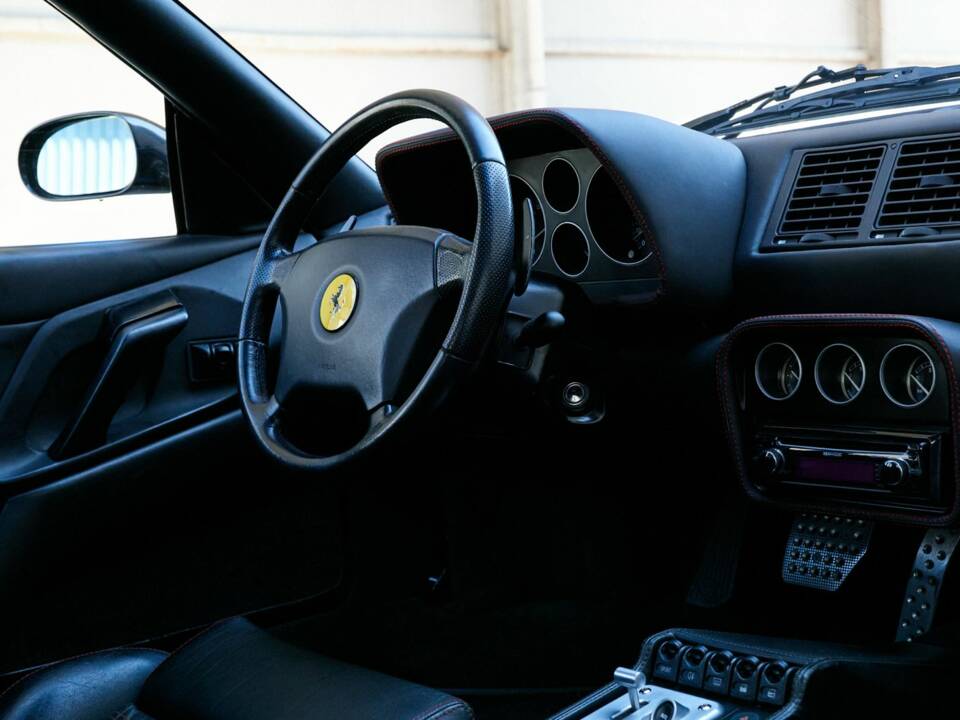 Bild 29/29 von Ferrari F 355 F1 (1998)