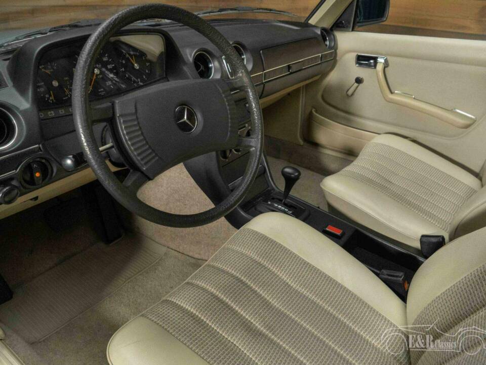 Image 10/19 of Mercedes-Benz 200 (1976)