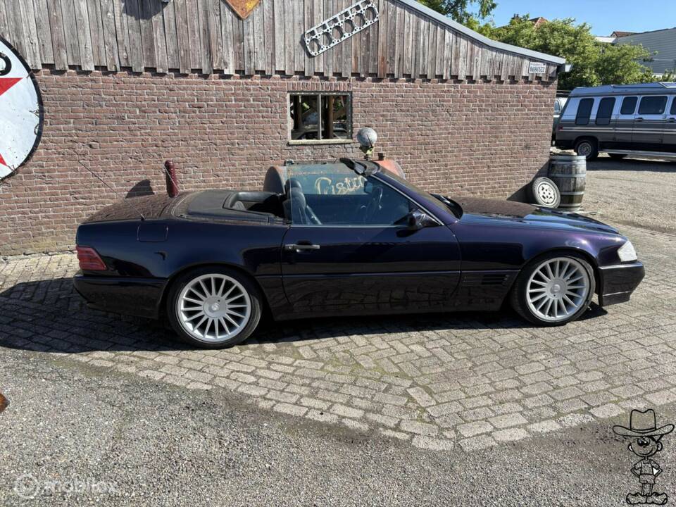 Image 6/40 of Mercedes-Benz 300 SL-24 (1990)