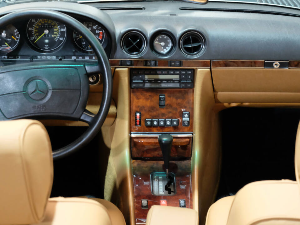 Bild 17/42 von Mercedes-Benz 560 SL (1989)