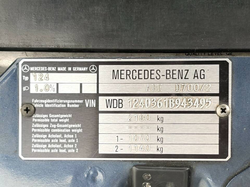 Image 10/25 of Mercedes-Benz 500 E (1993)