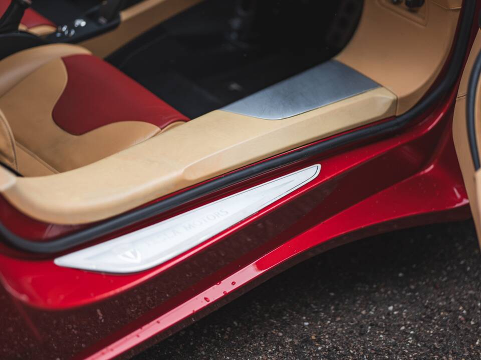 Image 38/50 de Tesla Roadster (2011)