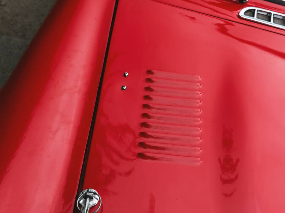 Image 21/50 of MG MGB GT V8 (1977)