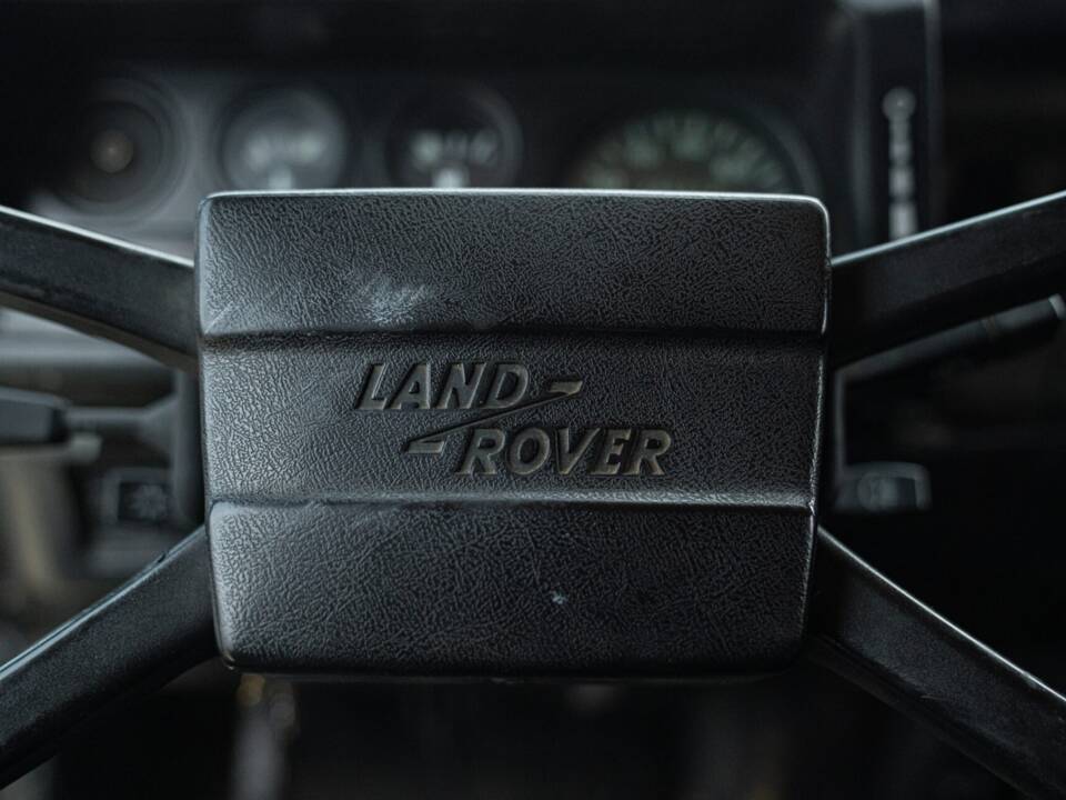 Bild 43/50 von Land Rover 90 (1985)