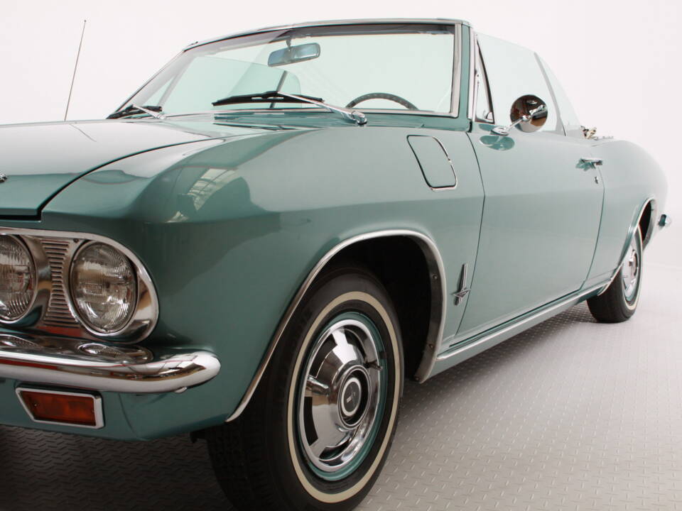 Image 2/18 de Chevrolet Corvair Monza Convertible (1965)