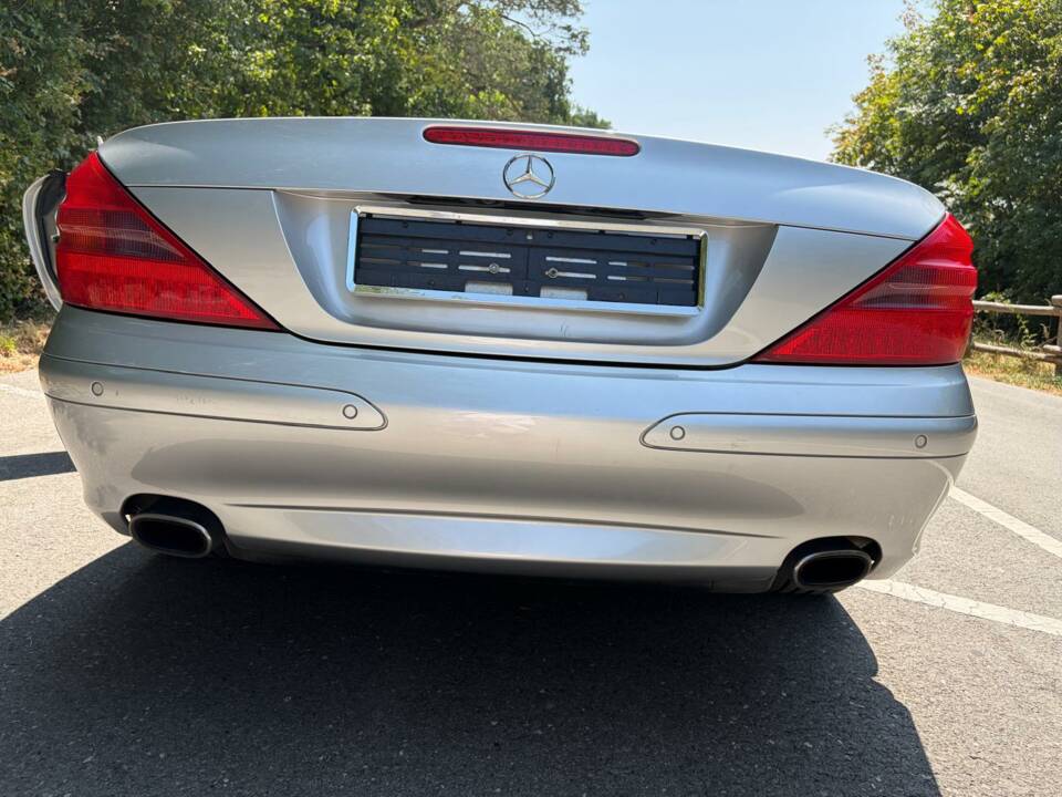 Imagen 7/15 de Mercedes-Benz SL 500 (2001)