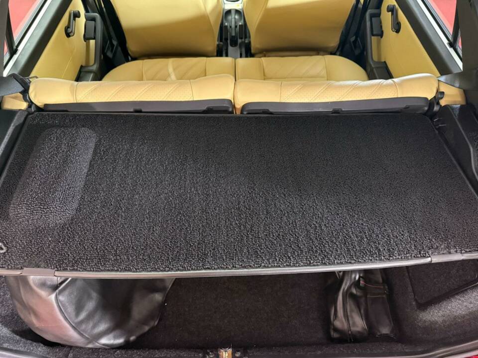 Bild 35/50 von Lancia Delta HF Turbo (1994)