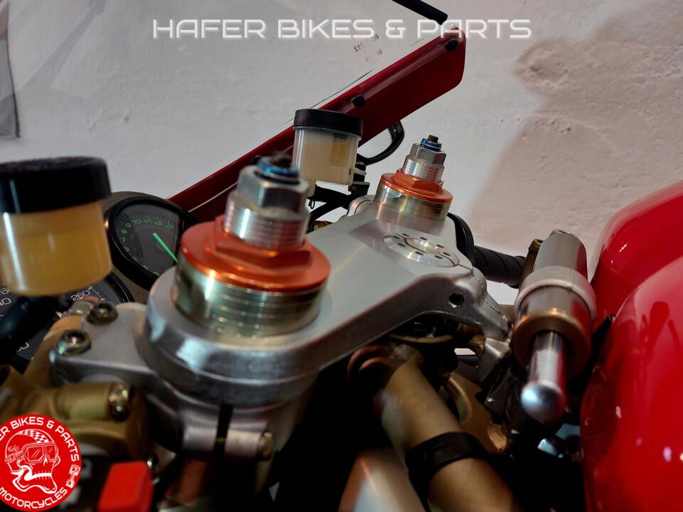 Image 34/57 of Ducati 916 (1997)
