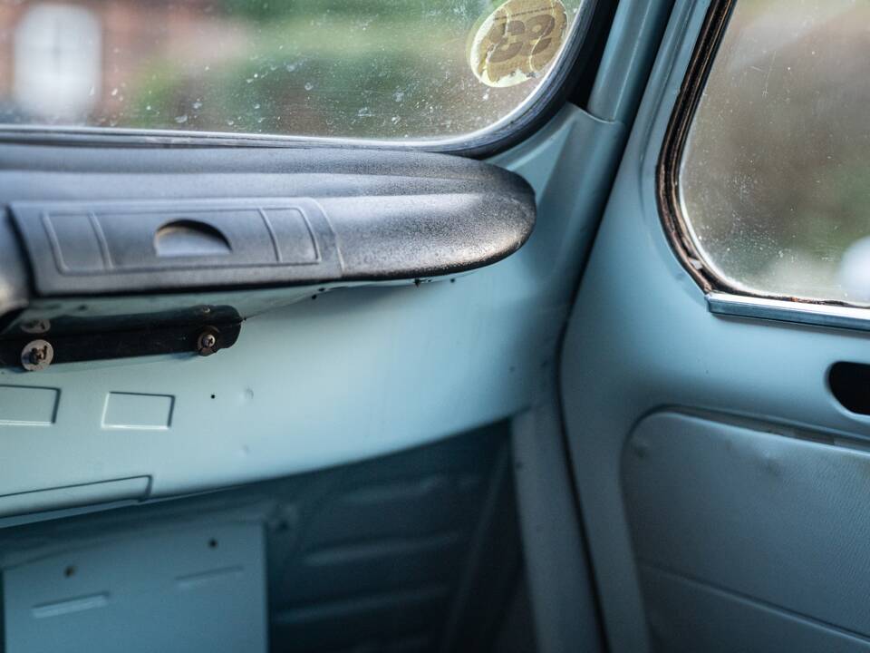 Image 39/66 of Renault R 4 Super (1962)