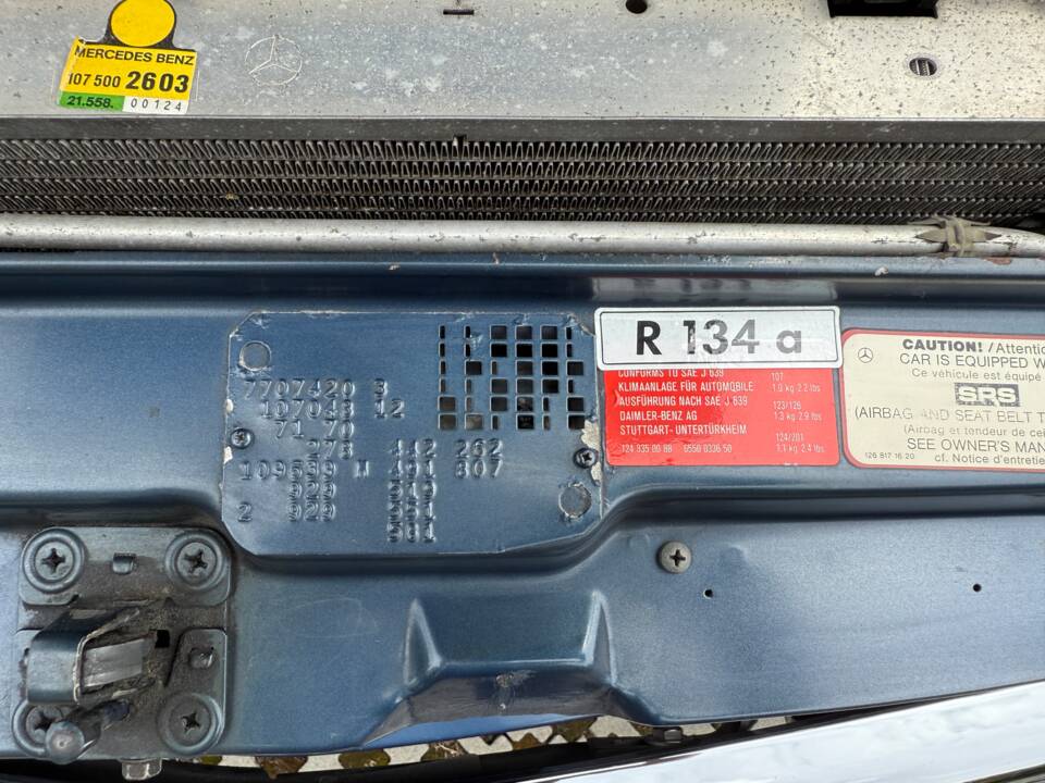 Image 21/30 of Mercedes-Benz 560 SL (1987)