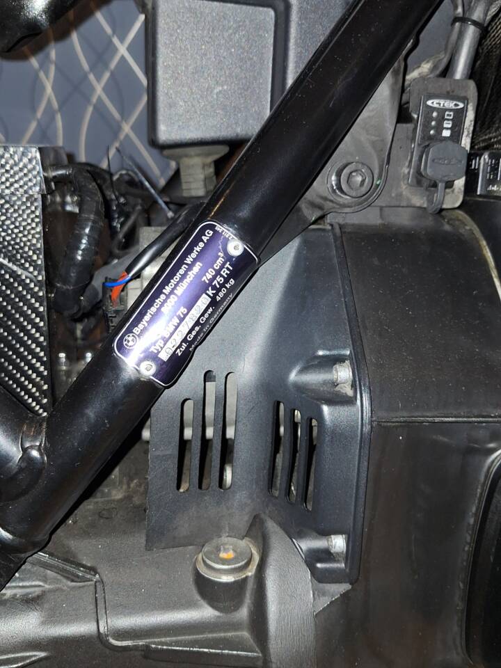 Image 21/56 of BMW K 75 RT (1993)