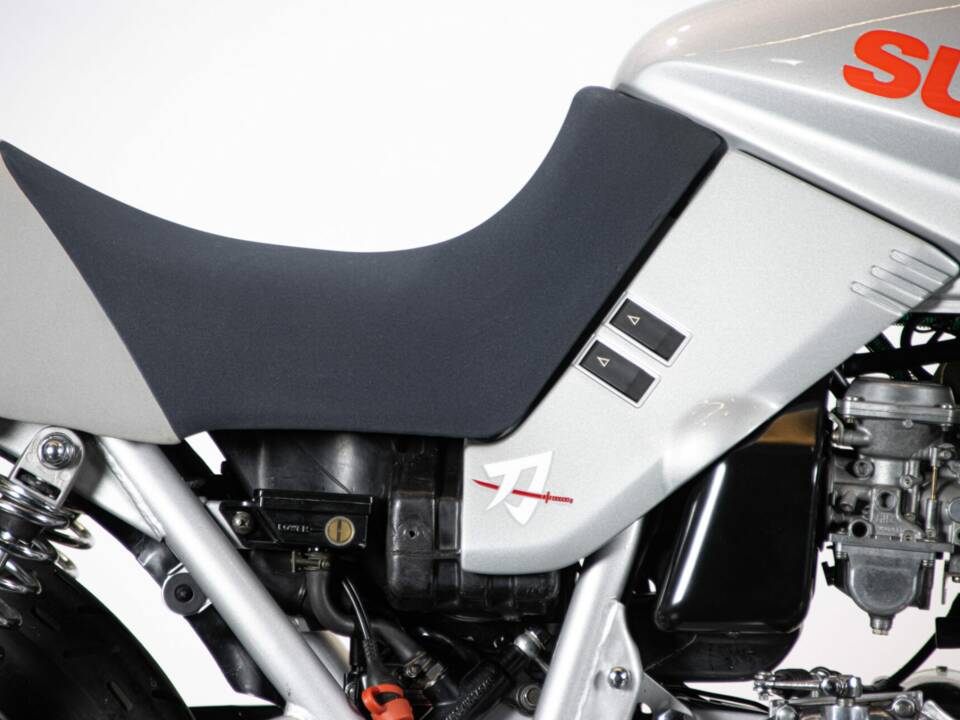 Bild 26/50 von Suzuki GSX 750S Katana (1982)