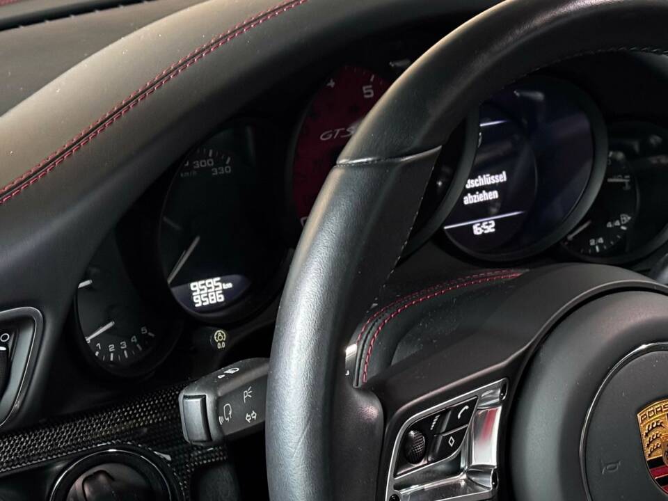 Image 18/19 of Porsche 911 Targa 4 GTS (1900)