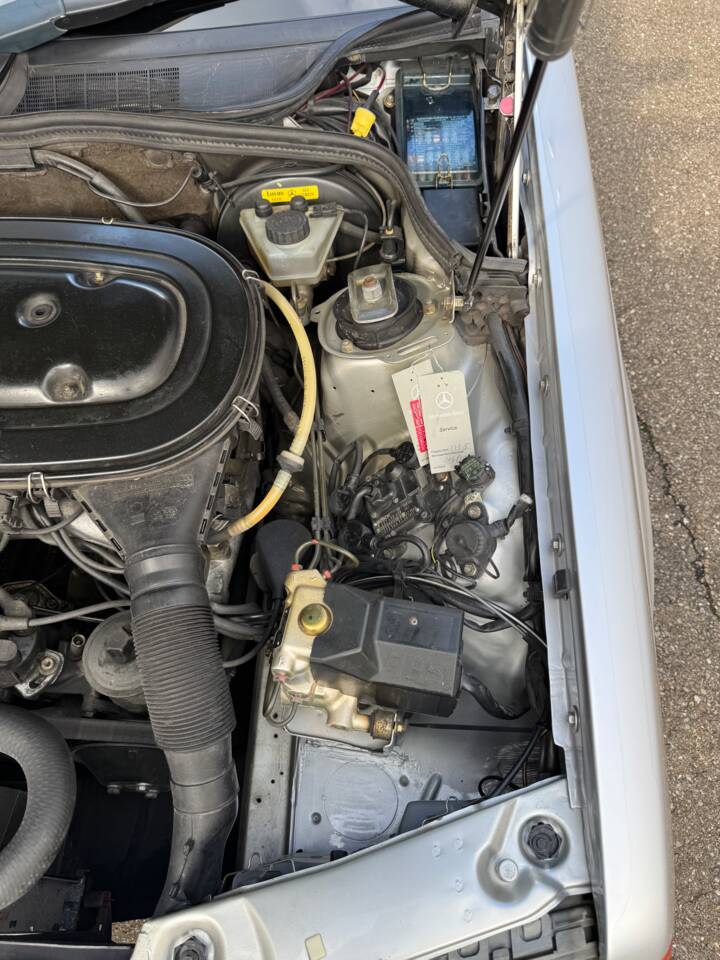 Bild 29/41 von Mercedes-Benz 190 E 2.0 (1992)