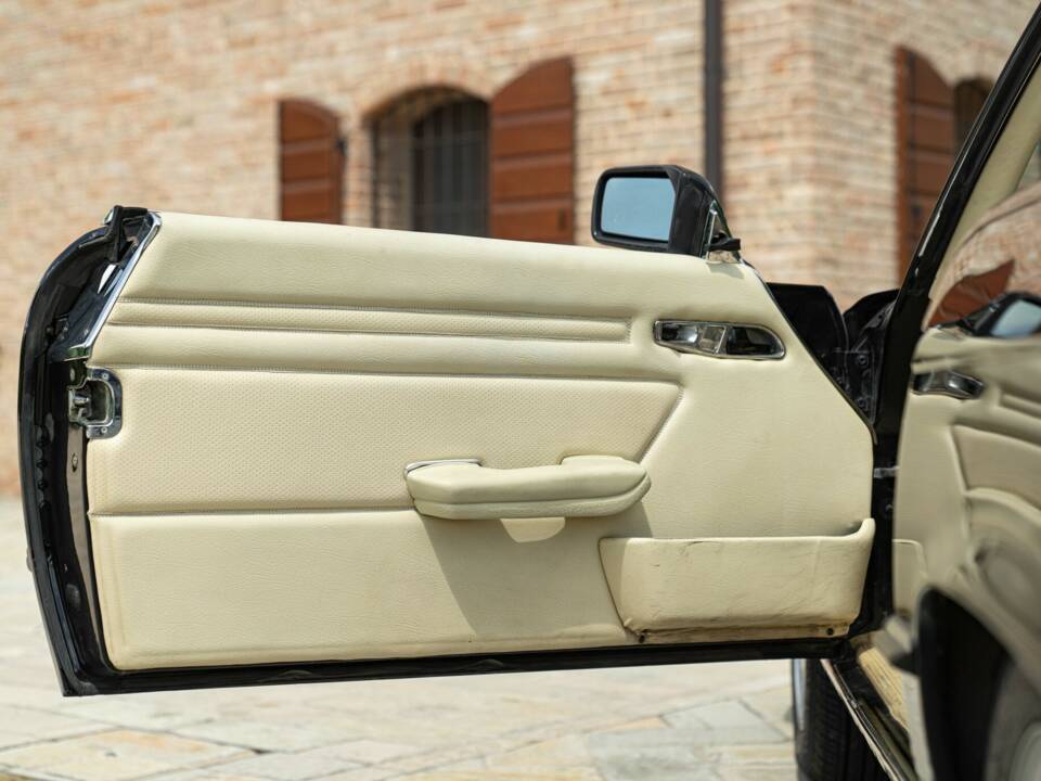 Image 38/50 of Mercedes-Benz 300 SL (1986)